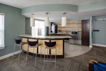 Cafe with cafection coffee machine and wet bar